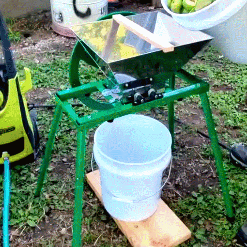 Fruit Wine & Cedar Crushing Machine